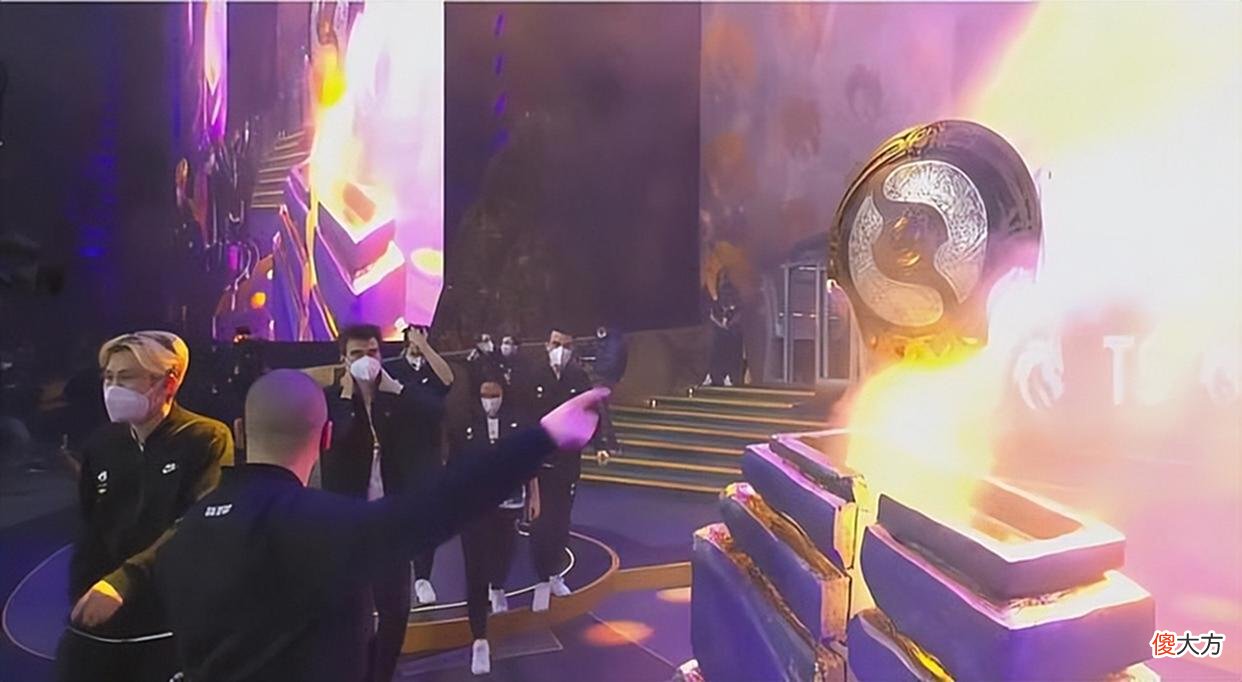 【游戏迷】Dota2-一落千丈！盘点那些突然就口碑崩塌的选手，其中不乏TI冠军