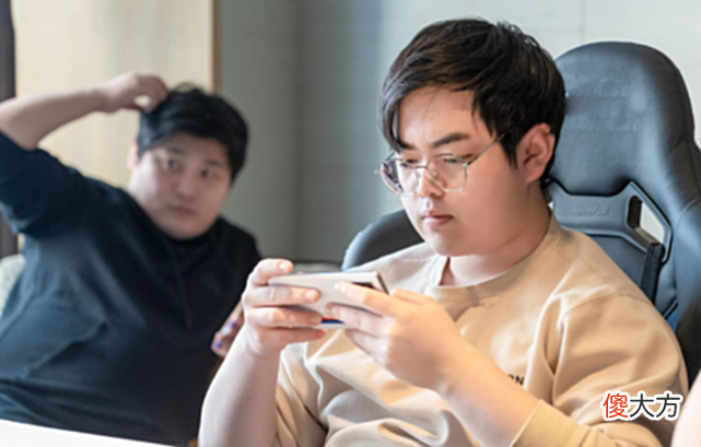 【游戏世界】800万的辅助子阳为什么在AG打替补！一诺与子阳不配或是最大原因！
