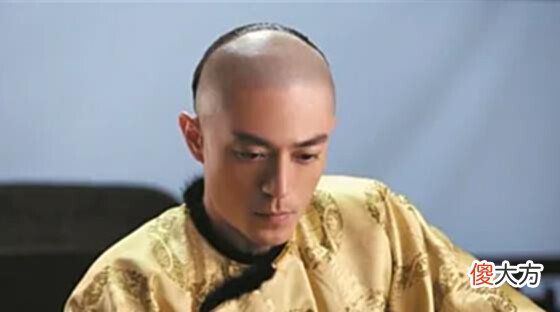 【历史故事】乾隆帝死后, 他儿子嘉庆帝是如何对待他50多个妃子的? 让人不敢信