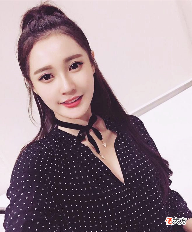 【就爱时尚】马来西亚顶级美人，坐飞机开豪车穿大牌，厨房都不忘秀A5腰