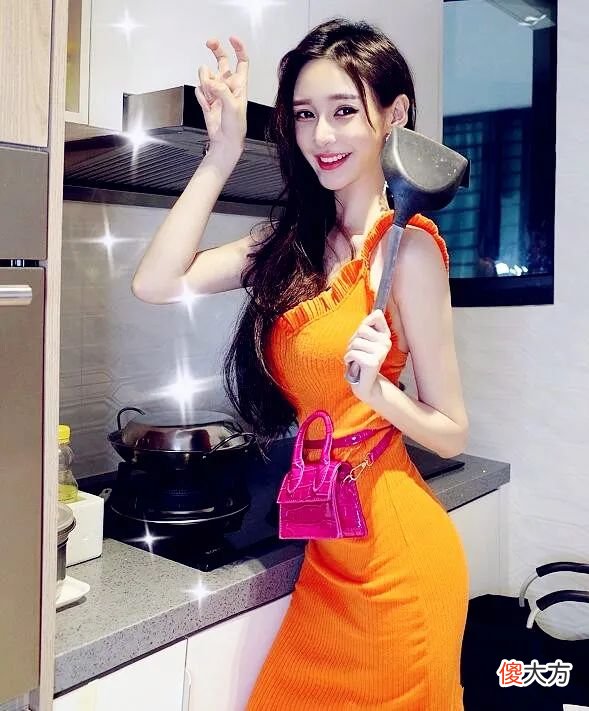 【就爱时尚】马来西亚顶级美人，坐飞机开豪车穿大牌，厨房都不忘秀A5腰