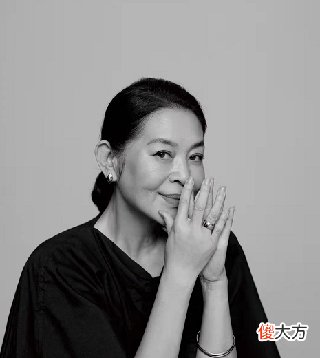 62岁倪萍瘦了气质彻底开挂 62岁倪萍暴瘦