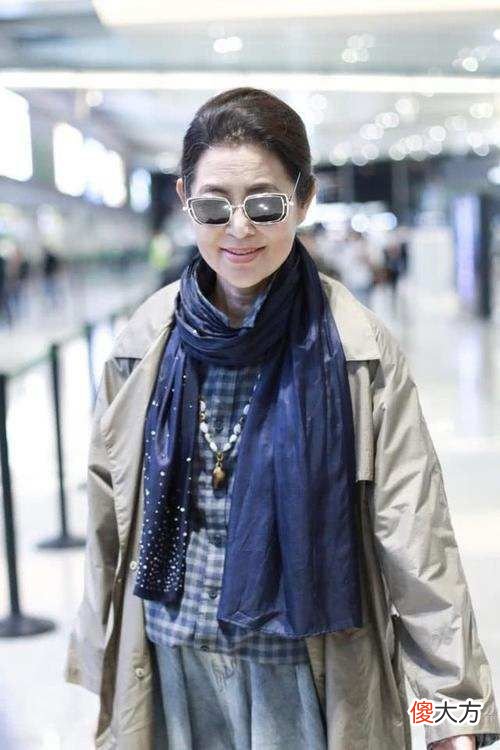 62岁倪萍变瘦后状态真好 62岁倪萍暴瘦