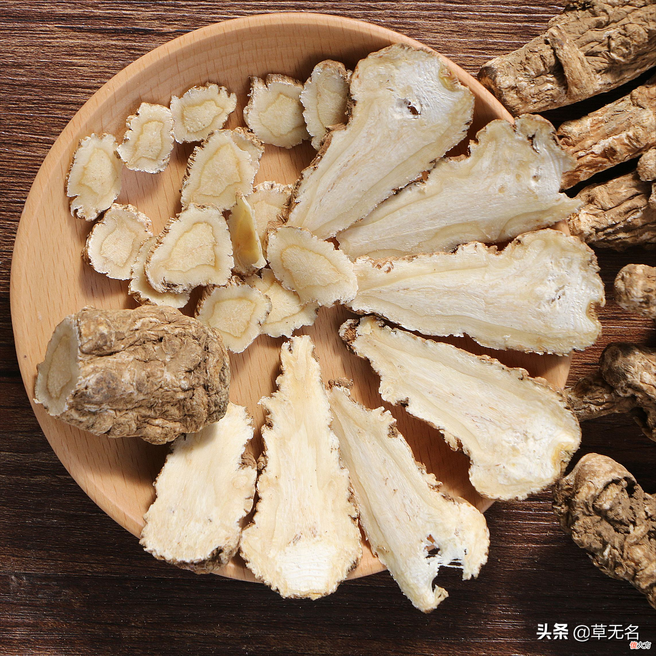 今天推荐一款补气血的炖品花胶当归红枣汤 花胶当归红枣汤功效