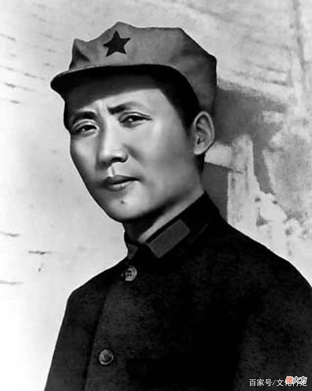 【历史故事】毛主席与老渔夫聊天，对方要走，主席拦住：多聊会，螃蟹我全买了