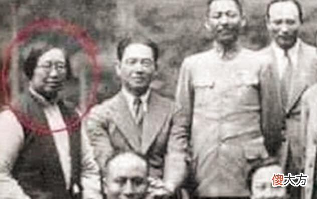 【历史故事】七旬女教师被捕，全村都不让抓，罪名公布后，村民：一定要枪毙