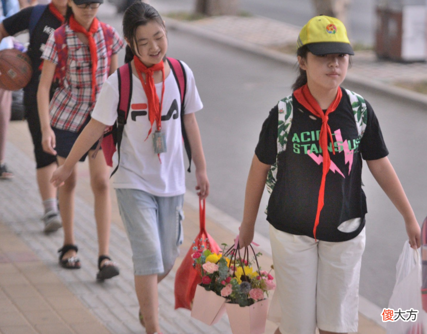 教师节给老师送什么礼物 教师节给老师送什么礼物合适小学生