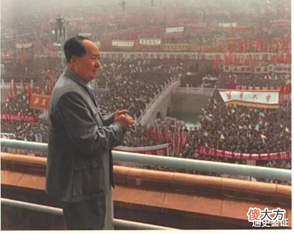 【爱历史】建国之初的毛主席有多难? 当时是怎样的烂摊子? 27年后又怎么样?