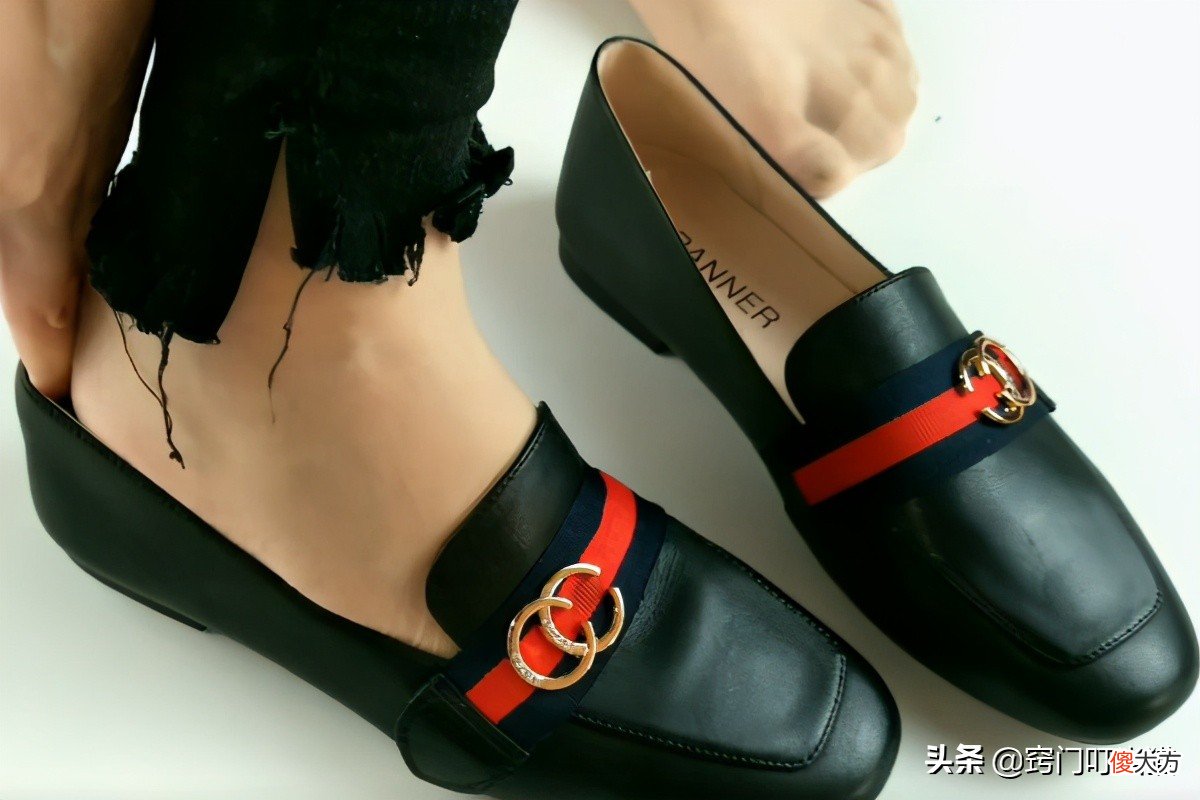 鞋子买小了挤脚又磨脚 鞋子磨脚是买小了吗