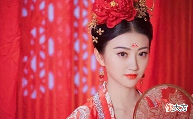【历史故事】丈夫杀兄逼父又纳弟媳，她很支持，但她是历史上最出名的贤德皇后