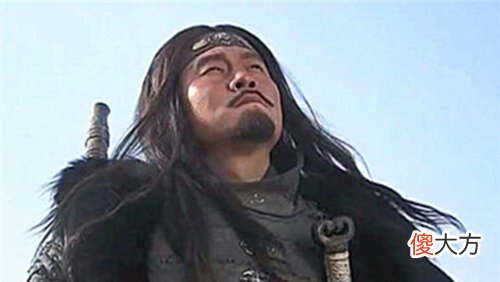 【历史故事】华雄连斩四将，若关羽不上谁还能斩华雄？其实曹操手下还有一人