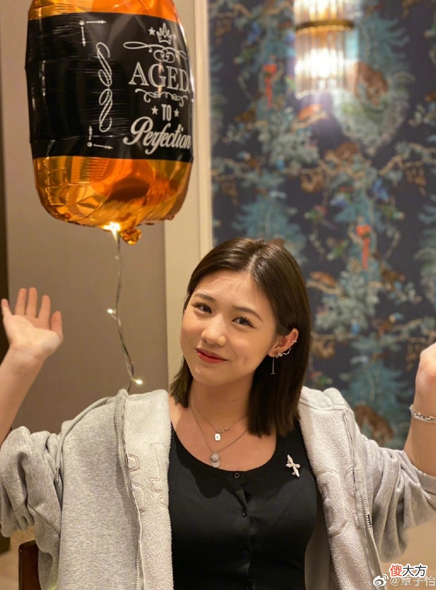 16岁小苹果气质成熟颜值高
