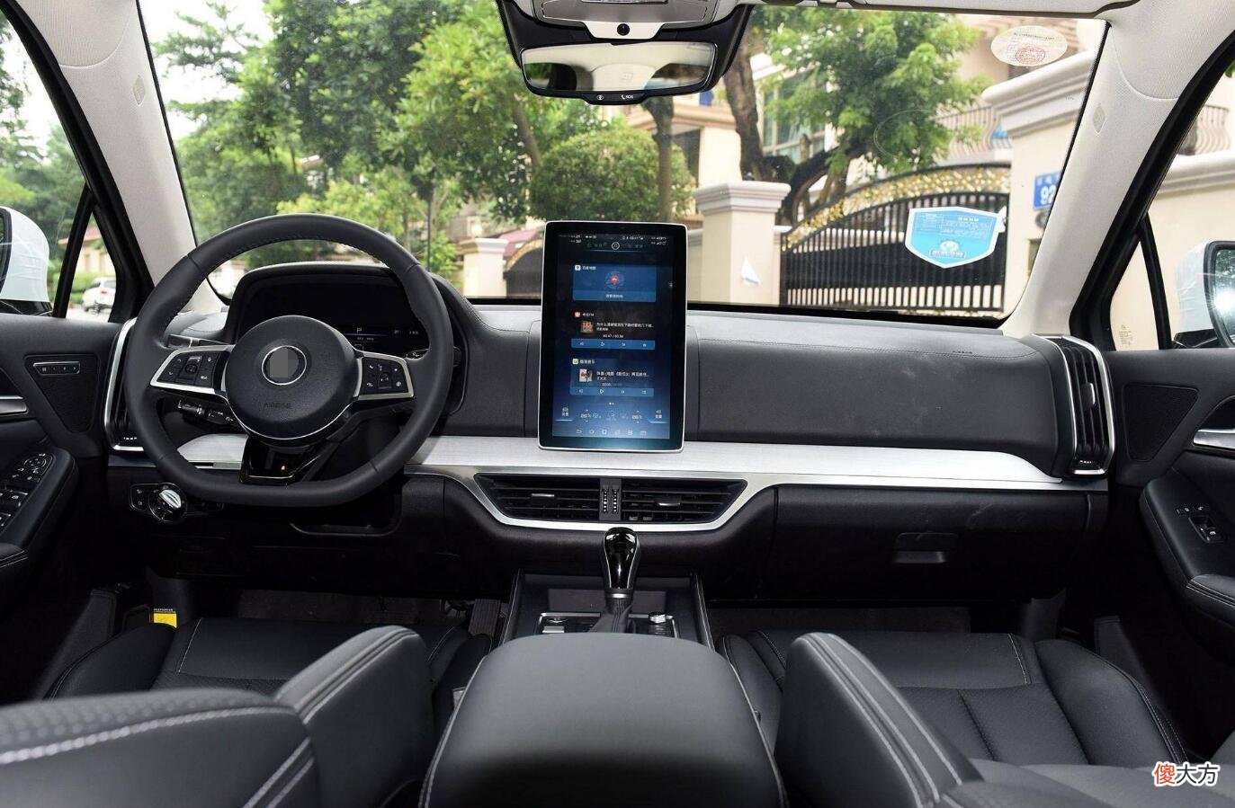 苹果Carplay弱爆了 特意买个苹果做carplay
