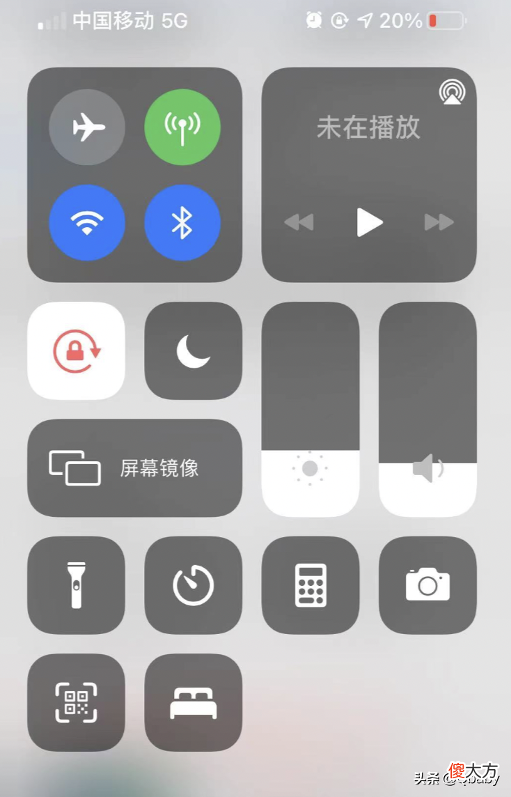 自带线二合一充电宝再也不怕没电了 自带线的充电宝