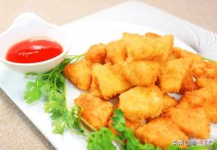 厨师长做的黄金豆腐块，蘸上番茄酱，比鸡肉块还好吃，越吃越过瘾