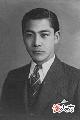 【爱历史】汪精卫儿子回国扫墓, 看见父亲跪像, 留下9个字便转身离开