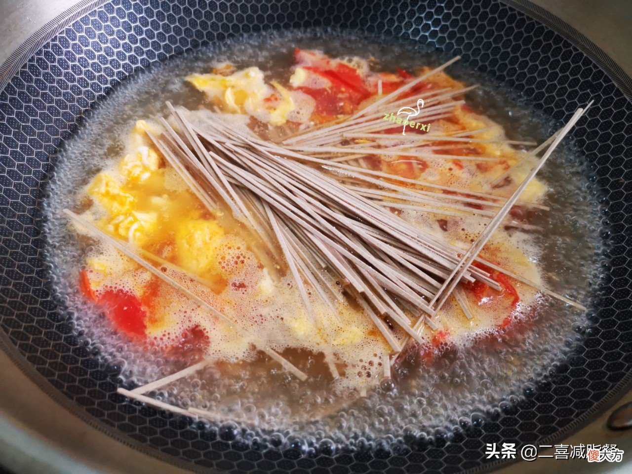 2大碗的鸡蛋番茄荞麦面 西红柿鸡蛋荞麦