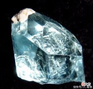 【就爱时尚】只打高端局的人工蓝宝石，凭什么受到大牌青睐