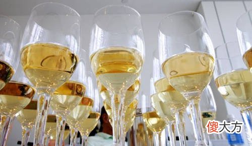 想开一个红酒加盟店应该怎么做 小投资红酒加盟教你如何做