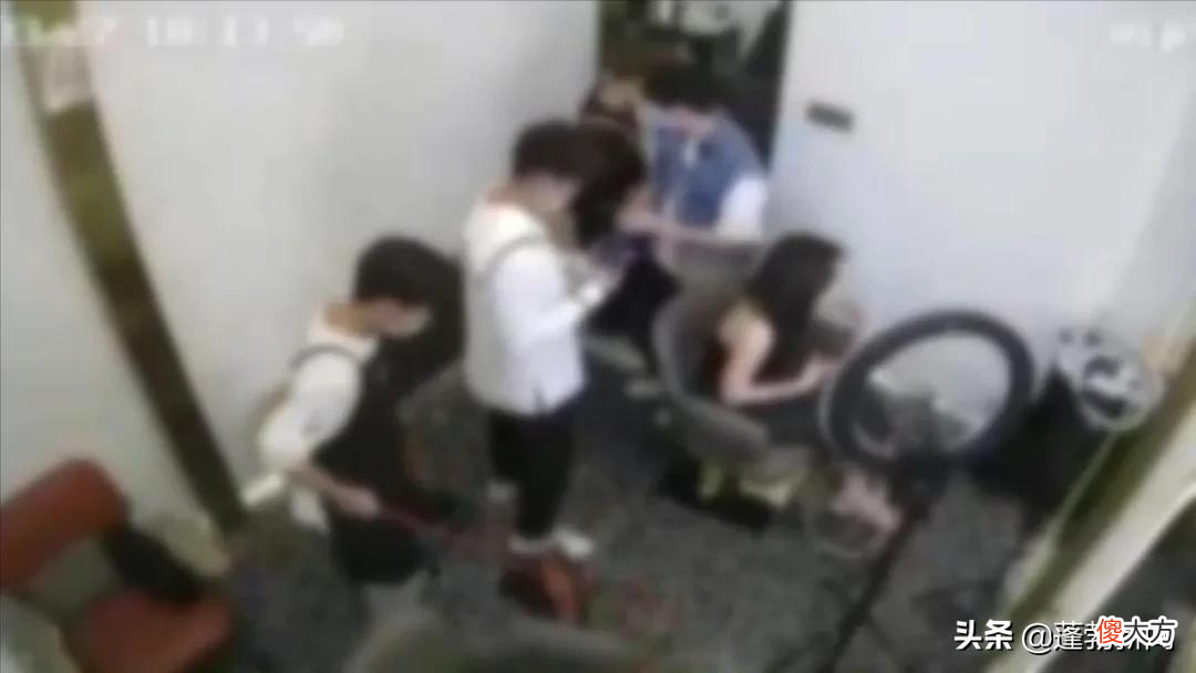 海口一女子到美发店接发 海口弄头发哪个美发店好