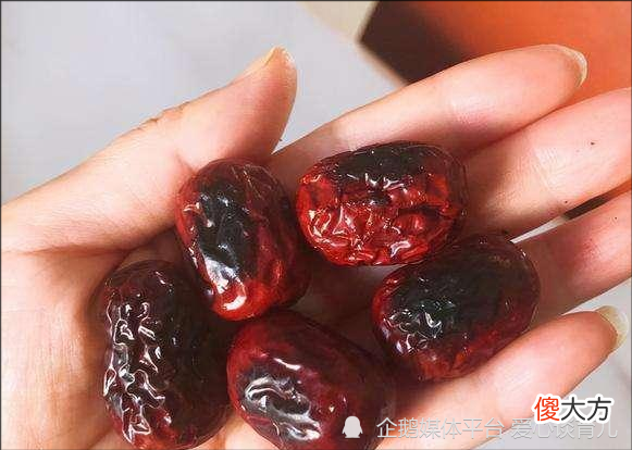 孩子腹泻的原因有多方面,宝妈可以用3招,帮孩子恢复健康