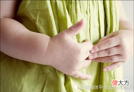 孩子腹泻的原因有多方面,宝妈可以用3招,帮孩子恢复健康