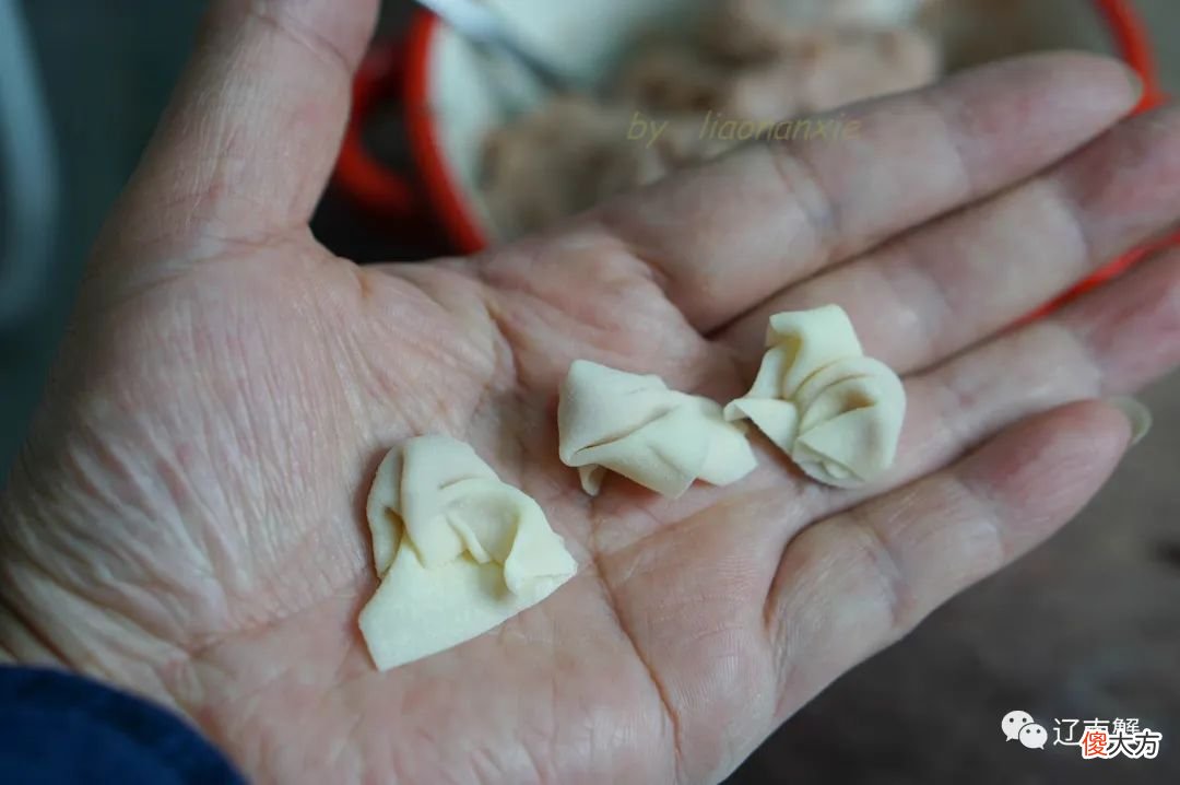 五一假期，给小孙女做辅食，迷你小馄饨一口一个，太好吃了