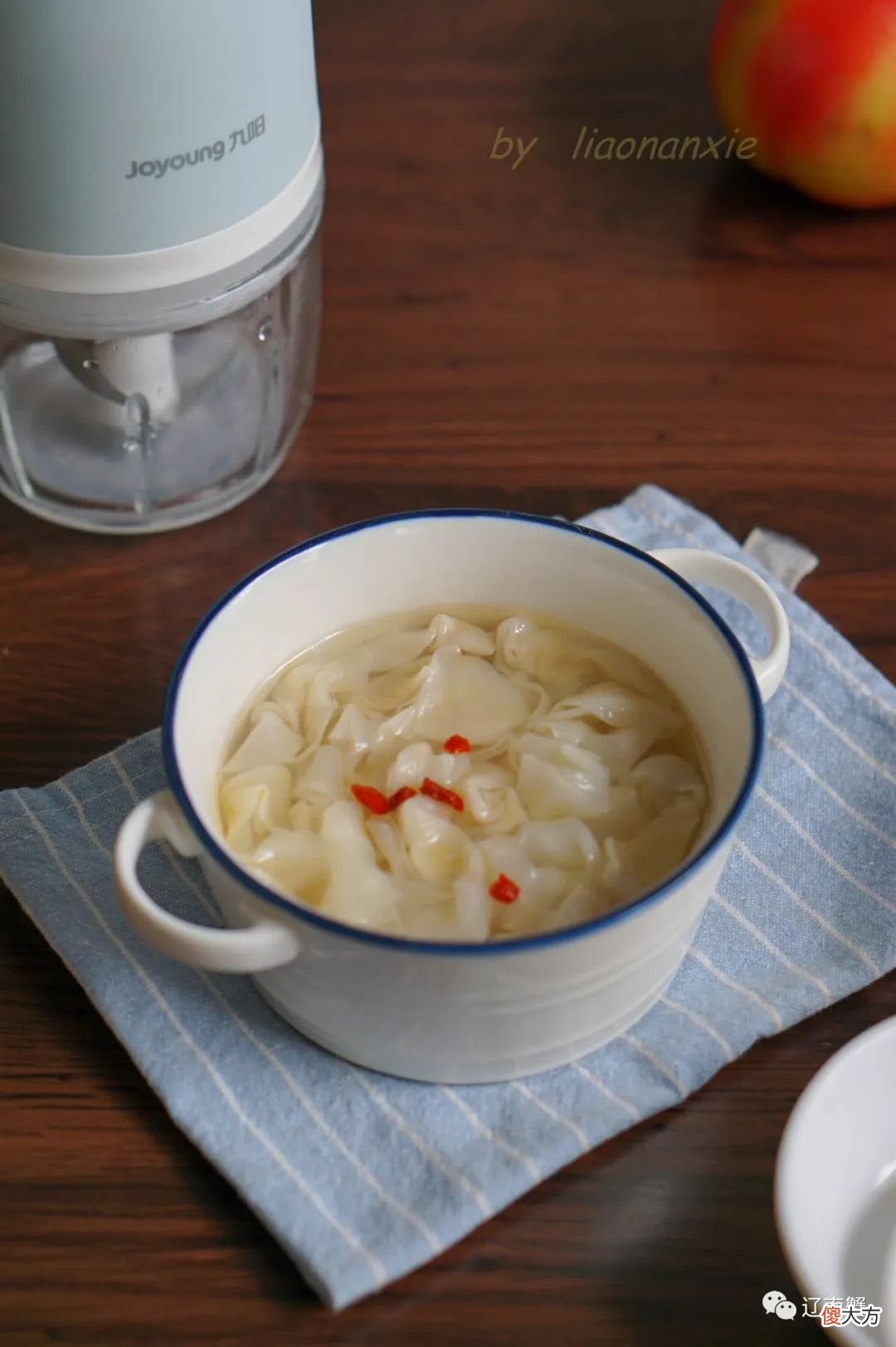 五一假期，给小孙女做辅食，迷你小馄饨一口一个，太好吃了