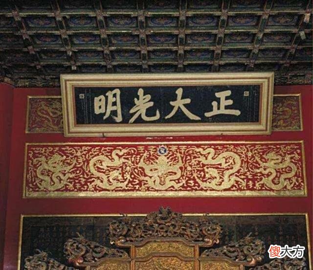 【历史故事】令妃生前为何熬不成皇后？看懂乾隆的抬旗和追封就明白了