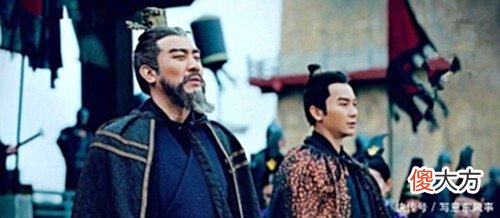 【历史故事】曹操曾因刘备的叛逃而后悔，却不曾为荀彧的背叛而后悔过！