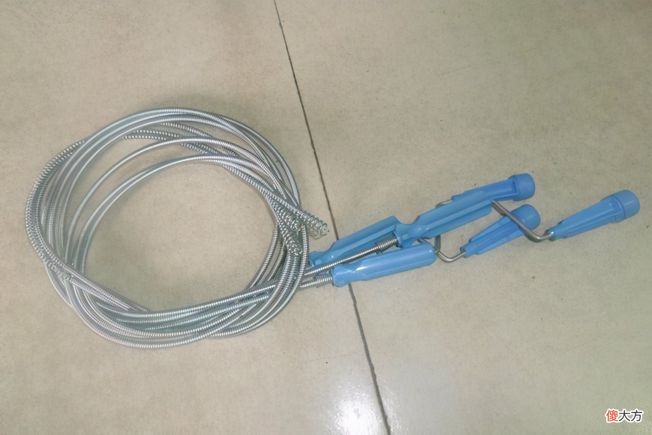 冲水马桶堵了怎么解决 冲水马桶堵住了怎么办