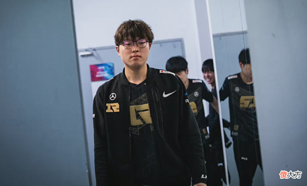 【游戏迷】RNG全队重返训练室，Bin状态神勇，小虎秀出英雄池