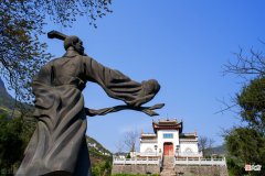 屈原之死，不是一介文人投了江，而是一代国士断了魂