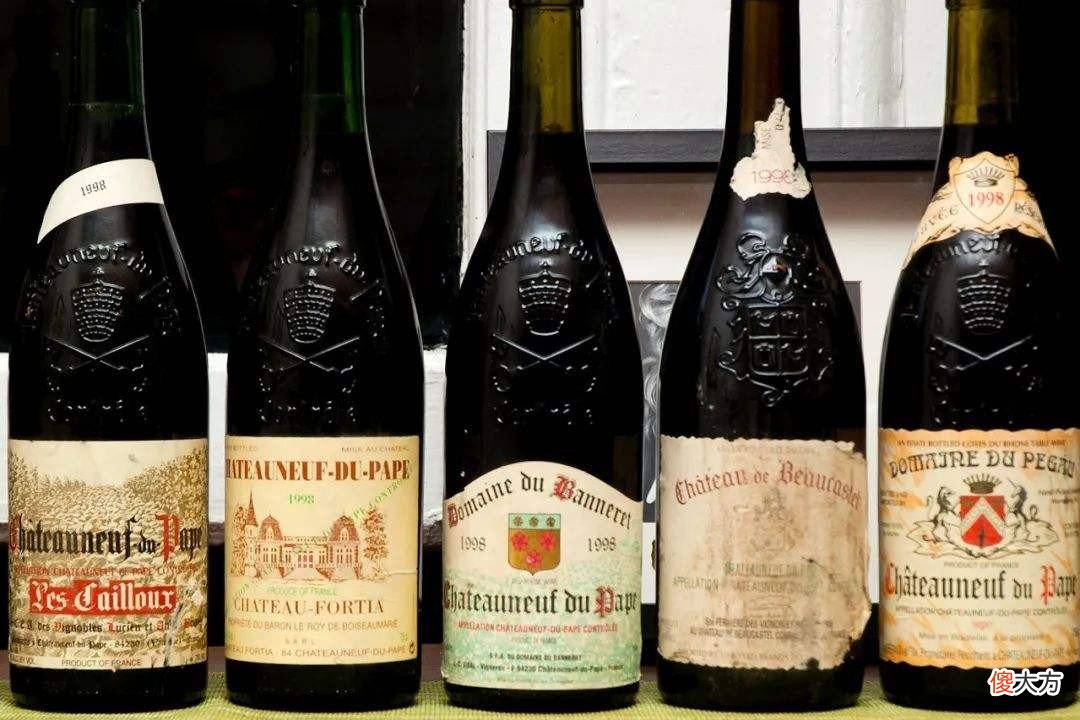 你知道葡萄酒的瓶型有多少种吗 葡萄酒的三种基本瓶型
