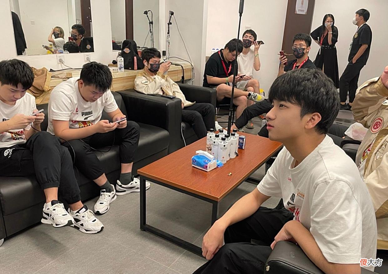 【游戏迷】狼队零封GK晋级总决赛,黎洛用BP告诉XYG,限制住百兽就能赢比赛