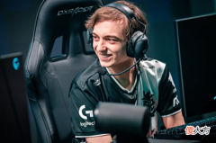 【游戏世界】LOL：没有Uzi的RNG不值一提，Caps给小虎下战书，MSI等着瞧