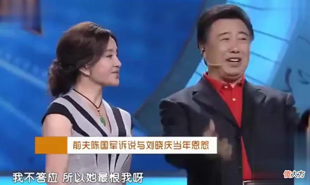 69岁刘晓庆直播卖字