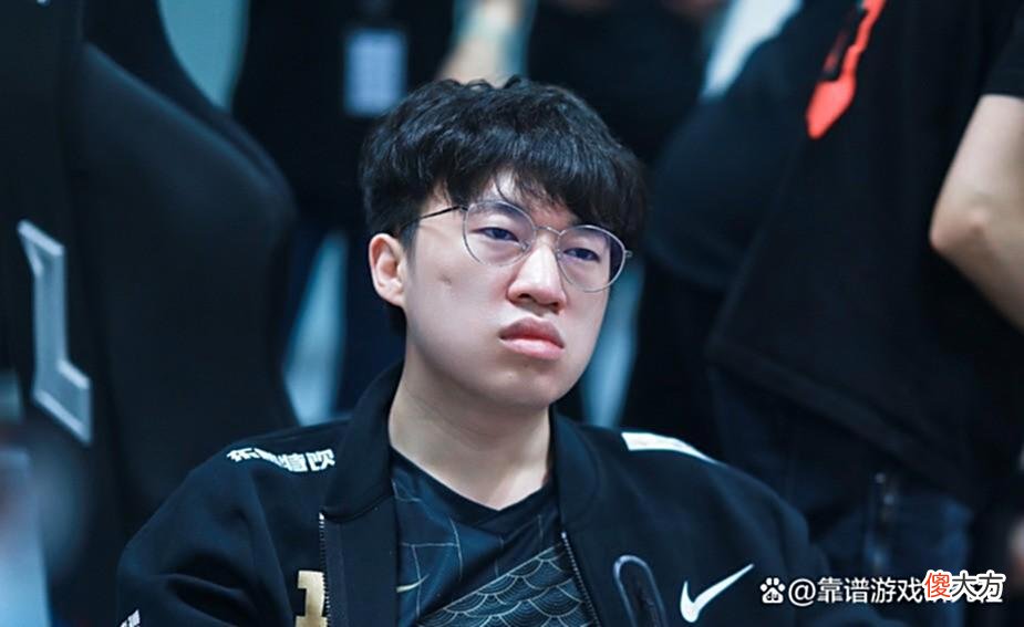 【游戏世界】LOL：RNG被小觑了，Caps要挑战小虎，没有Uzi的RNG不太行