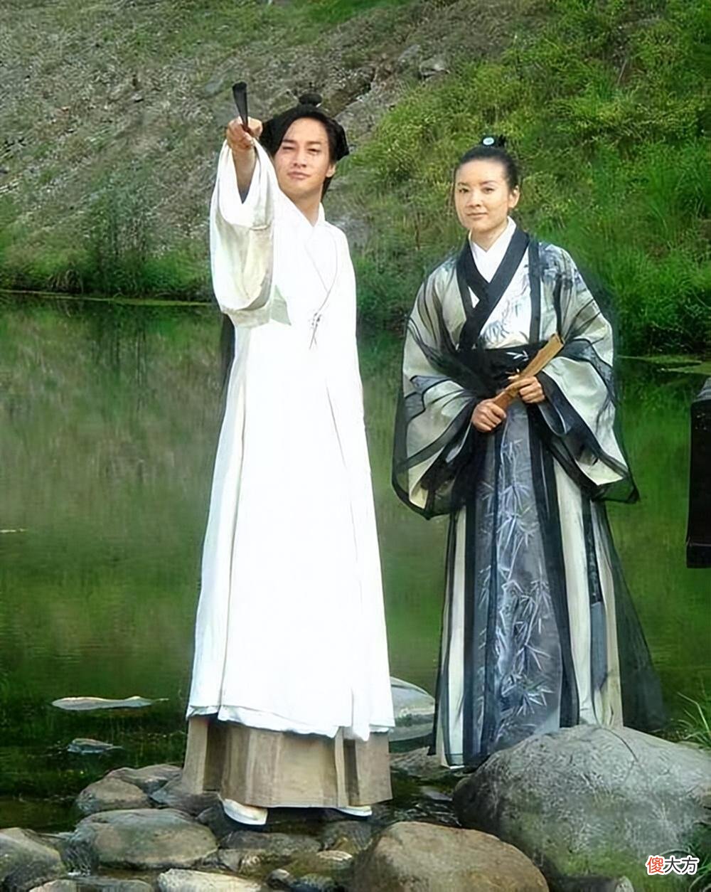 【爱历史】1997年，出土了一座晋代合葬墓，墓穴的位置与梁山伯县令身份吻合