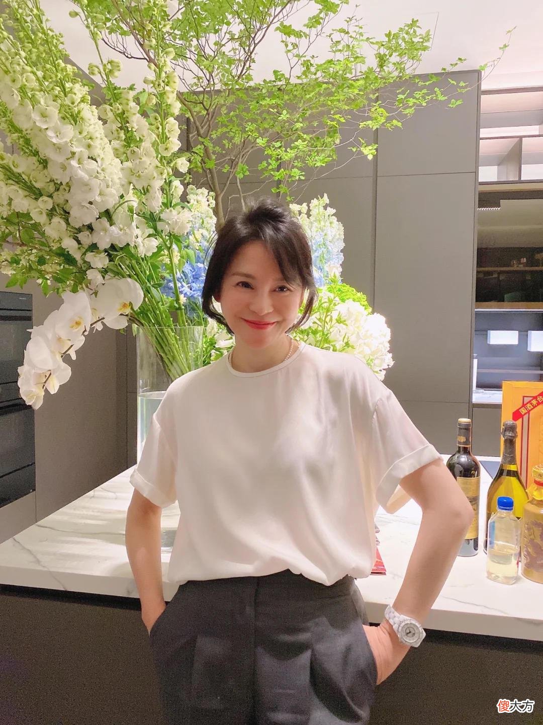 【时尚一点】四五十岁的女人，还是T恤更实穿，记住“4穿4不穿”，时髦减龄