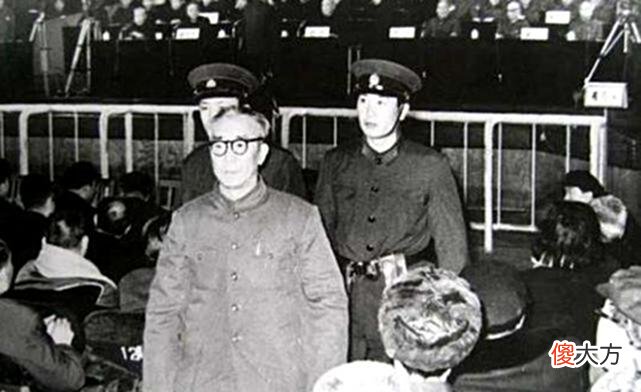 【历史故事】开国少将江腾蛟，被判18年有期徒刑，妻子不离不弃，晚年幸福