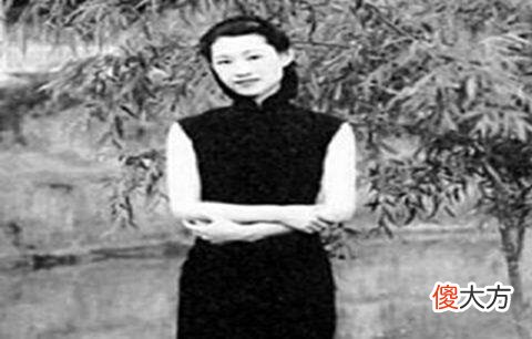 【历史故事】于凤至死后，墓碑上刻了8个字：张学良看后号啕大哭，留下一首诗