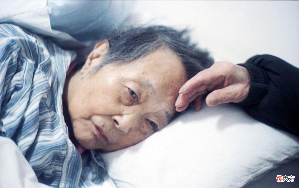 您知道如何正确地在家里使用电子血压计吗 家用电子血压计正确使用方法