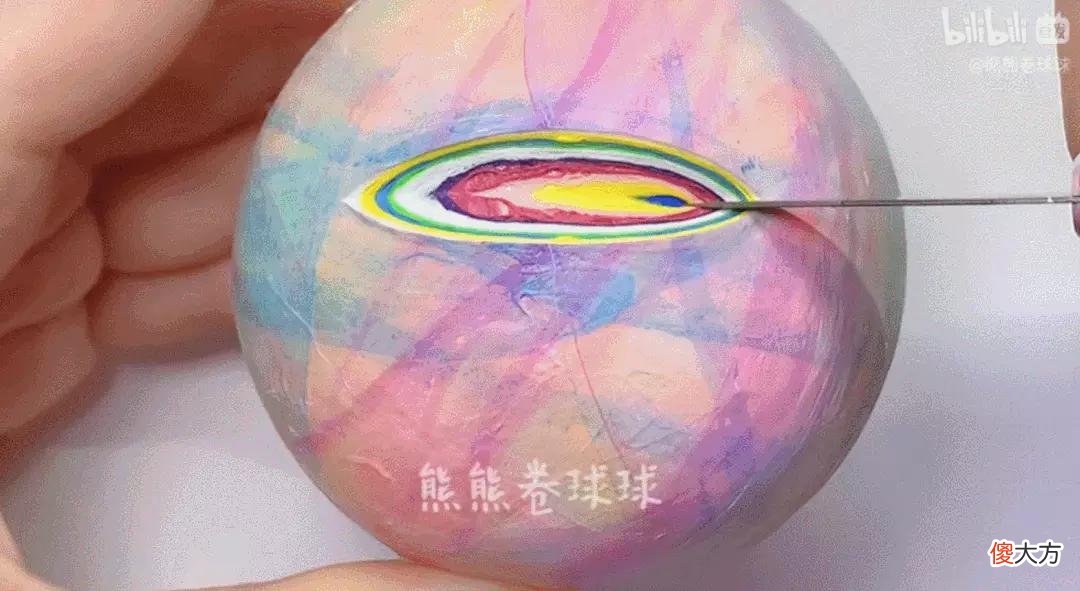 【就爱时尚】互联网新型解压方式：五一看牛做美甲