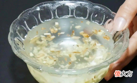 牙膏和生姜放一起 生姜白醋牙膏混在一起有什么用?