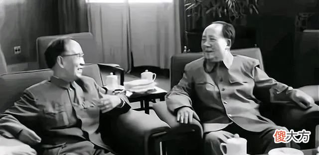 【爱历史】郭沫若写诗送毛主席，诗好书法也不差，毛主席亲笔回信，更胜一筹