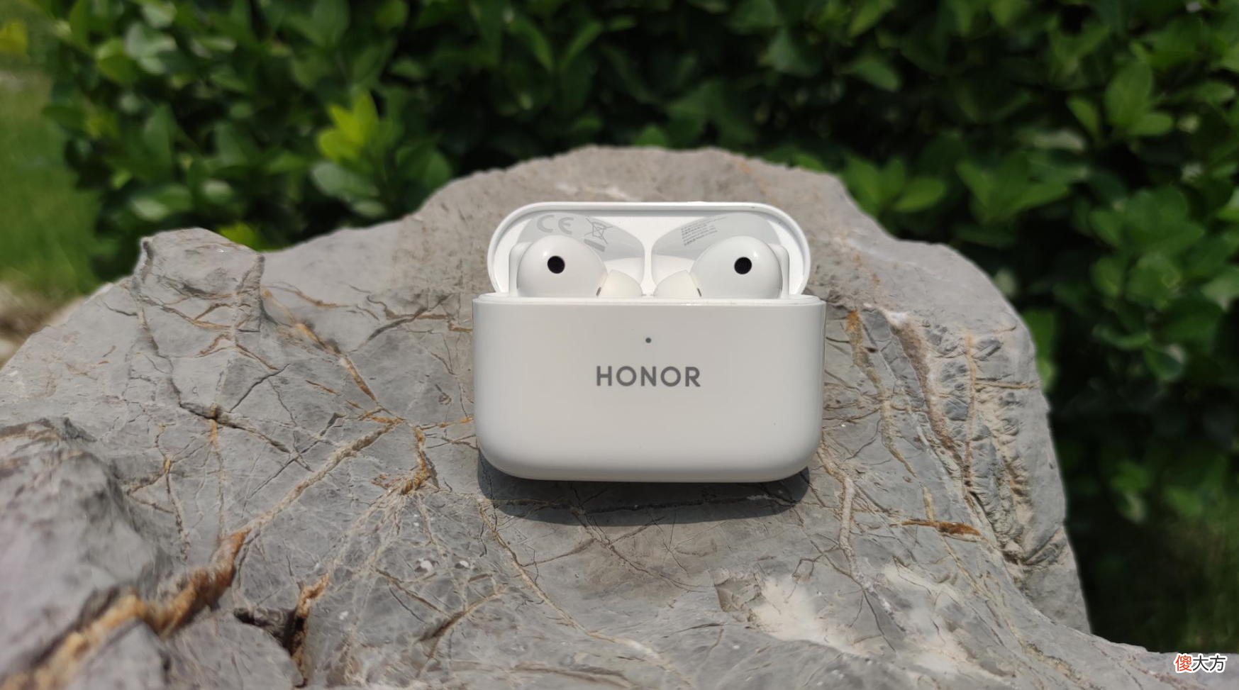 新荣耀第一款TWS蓝牙耳机 蓝牙耳机TW20