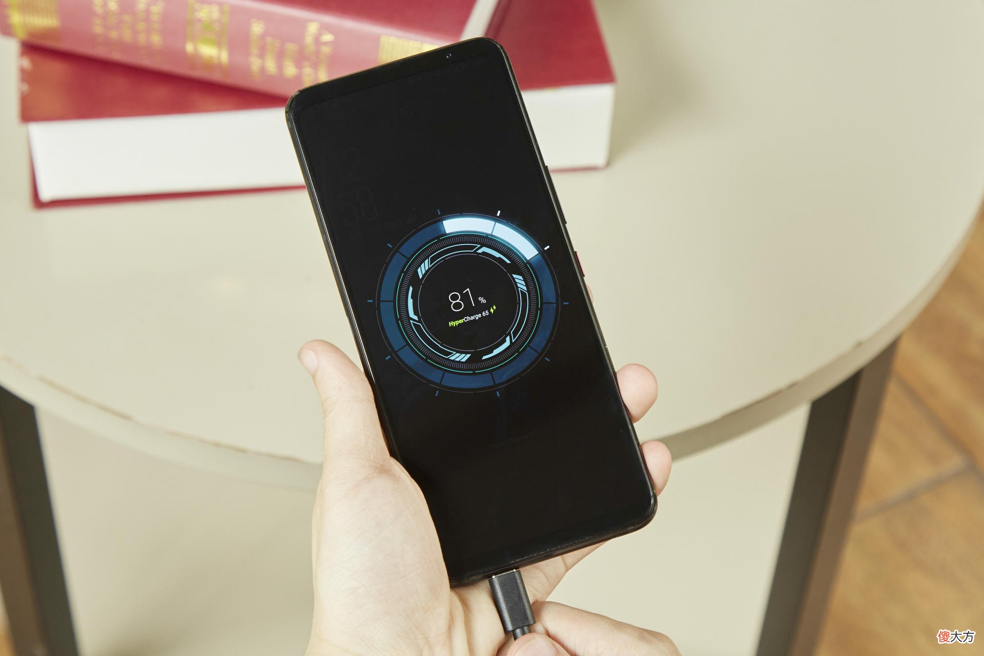 ROG游戏手机5延续长续航神话