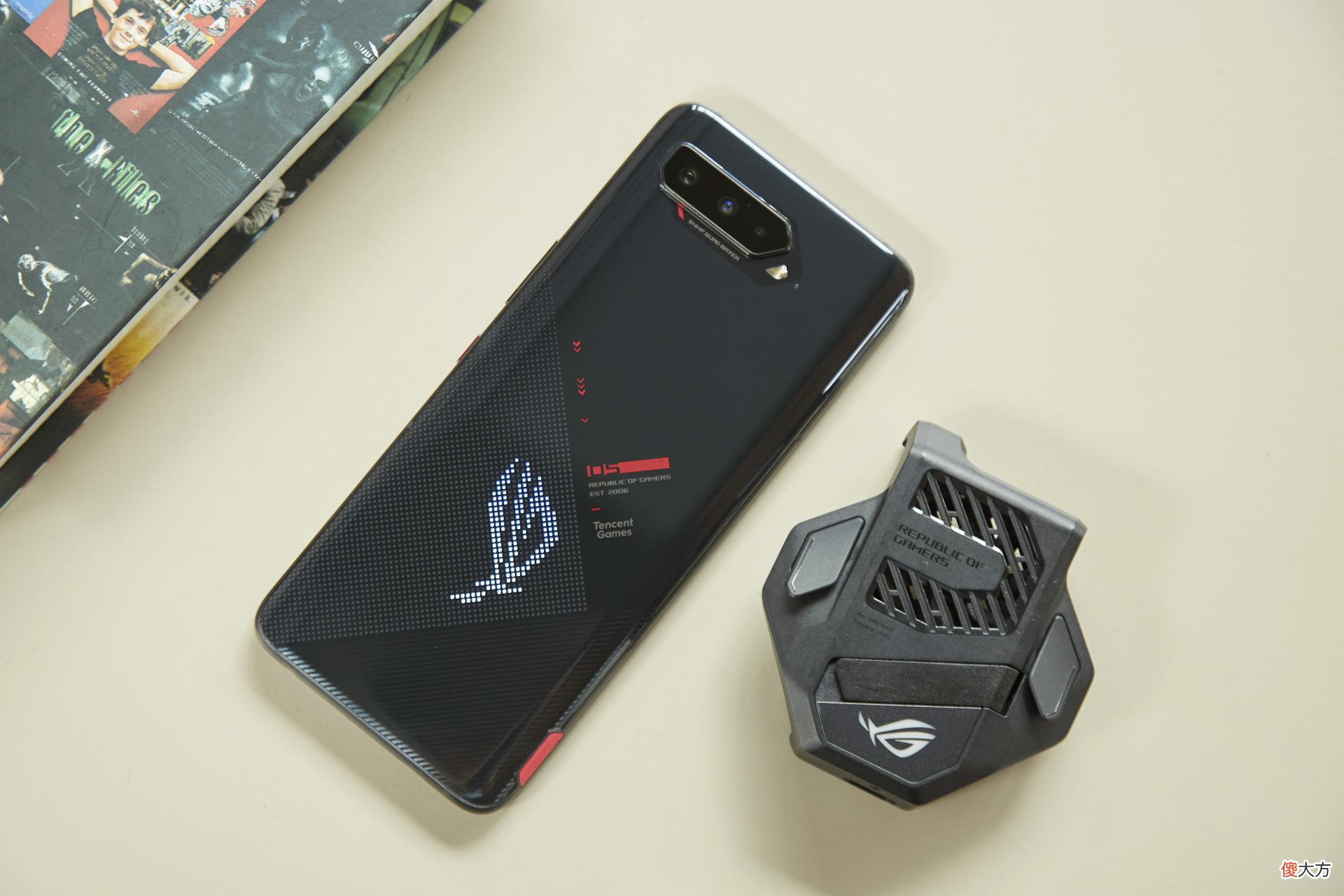 ROG游戏手机5延续长续航神话
