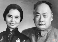 【历史故事】陈毅与张茜以诗定情，携手共度32年恩爱如初，晚年为何说“离婚”